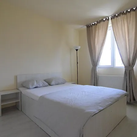 Resedinta Lui Calin - Gara De Nord Apartment